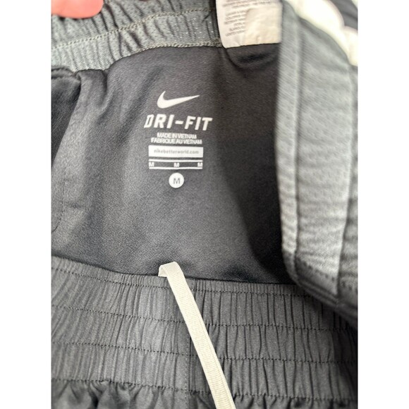 Nike dri fit Dash running shorts wtih liner sz m black and gray - Picture 4 of 8